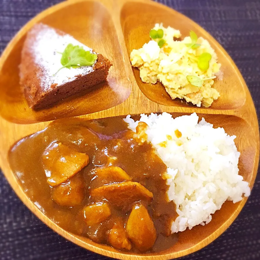 カレー
チョコケーキ
ポテトサラダ|OGIPAINさん