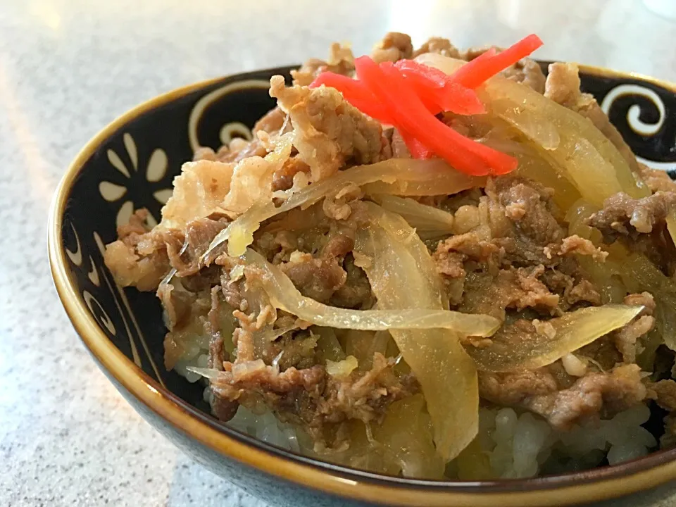 Snapdishの料理写真:牛丼〜♪(´ε｀ )|てんてんさん