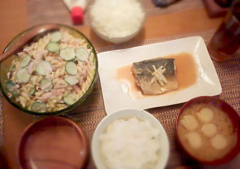 サバの味噌煮、マカロニサラダ。|Emiko Kikuchiさん