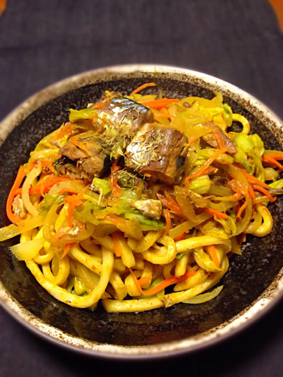 サバ缶で焼きうどん(カレー味)
(⌒-⌒; )|あっこぷーさん