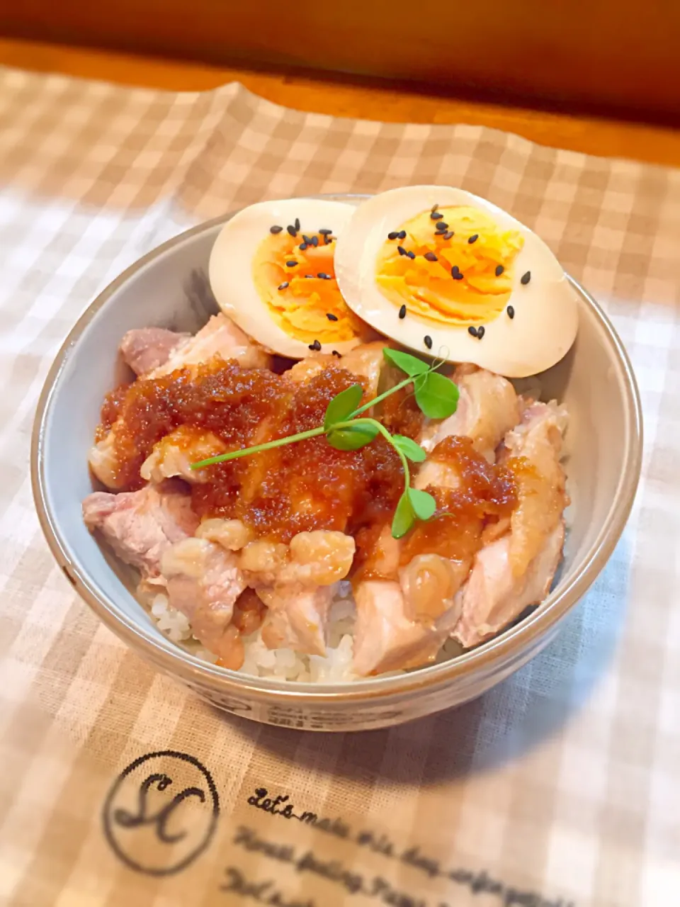 Snapdishの料理写真:桜央里さんの料理 調味料三つで簡単美味しい🎶ジューシーチキンのさっぱり煮🐔|のりころさん