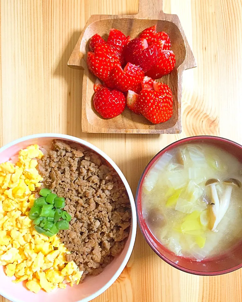 今日の夕飯はそぼろ丼♡︎ʾʾ|りいちゃさん