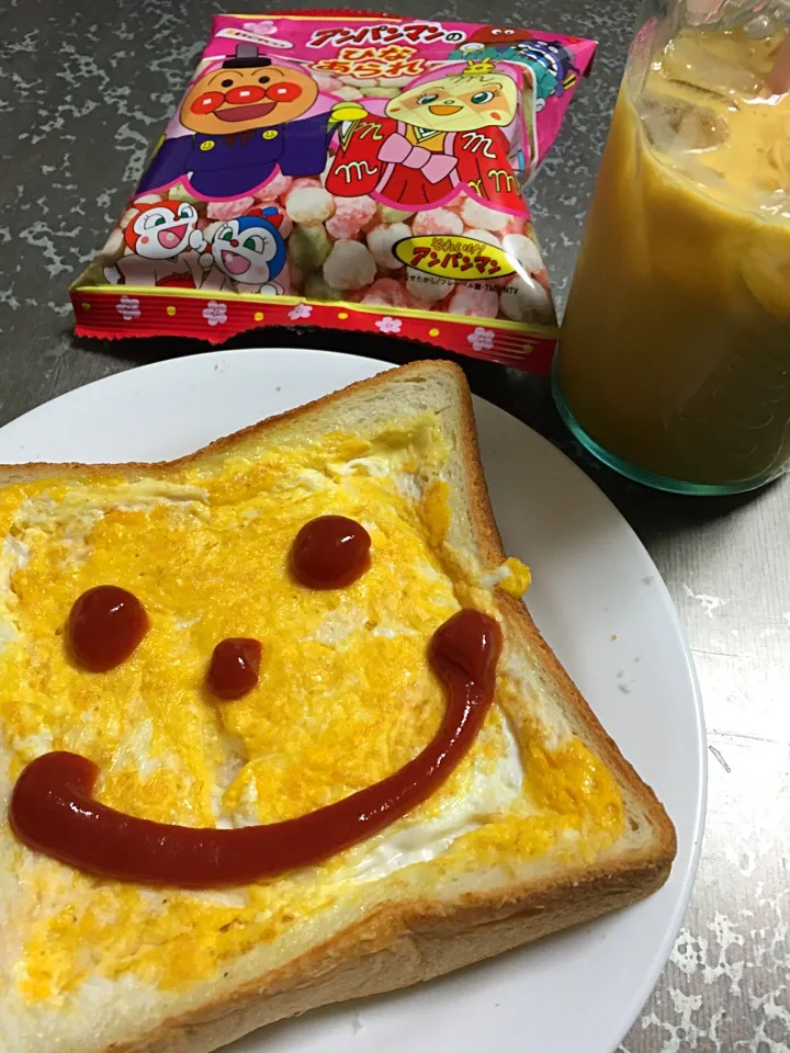 Snapdishの料理写真:『朝に美味しいトースト』とサジージュース|まるいのさん