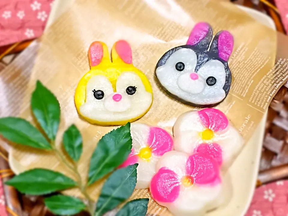 Snapdishの料理写真:郷土雛菓子『おこしもの』でミスバニー&とんすけ|kurokomamaさん