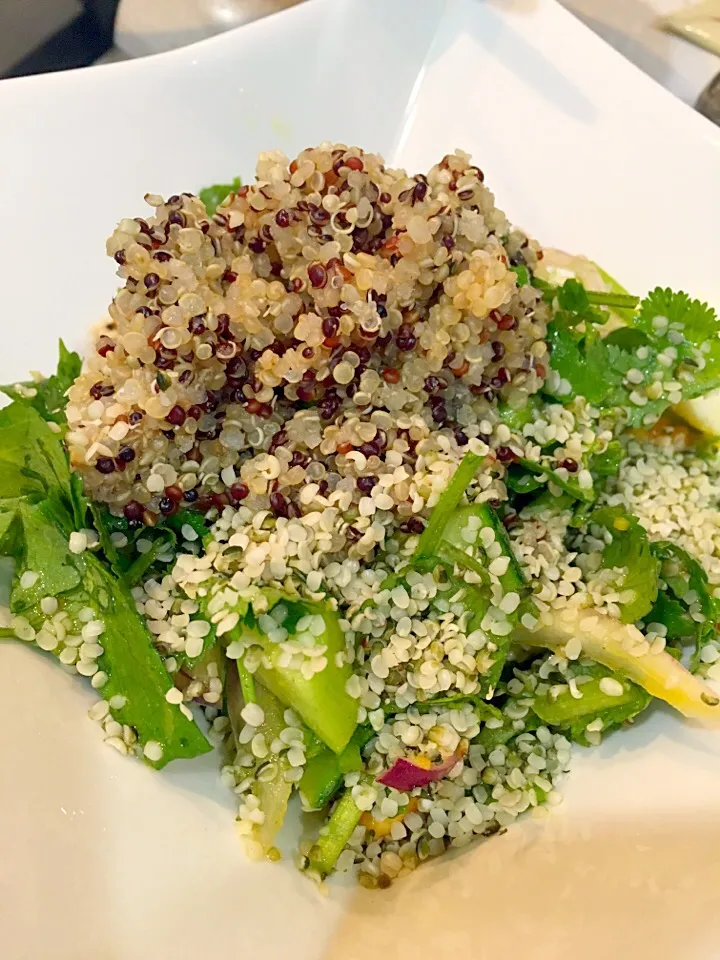 Cilantro quinoa salad :) パクチーキヌアサラダ☆|Tanuさん