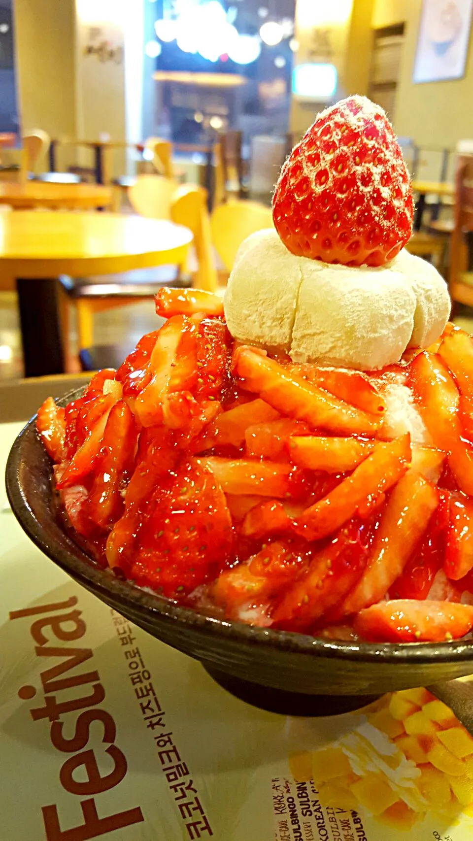 Snapdishの料理写真:생딸기설빙
 #iceflake #Dessert #strawberry|Minha Candice Yooさん