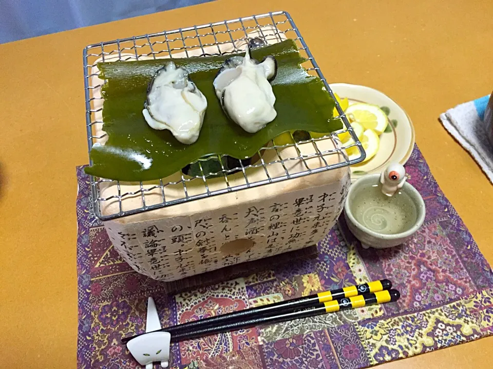 牡蠣の昆布焼き❗️
最悪の展開です...
固形燃料に火がつかない...  (-_-)|Kei Satoさん