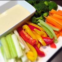 ヘルシーなのに大満足♡豆腐マヨディップとスティック野菜