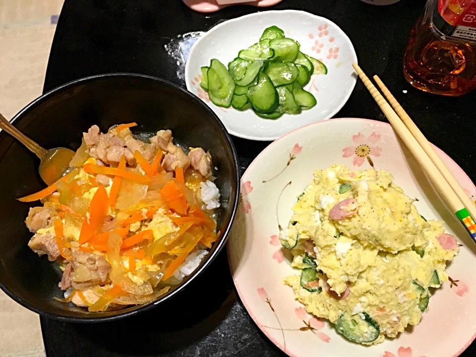 Snapdishの料理写真:親子丼とポテトサラダ|工藤綾香さん