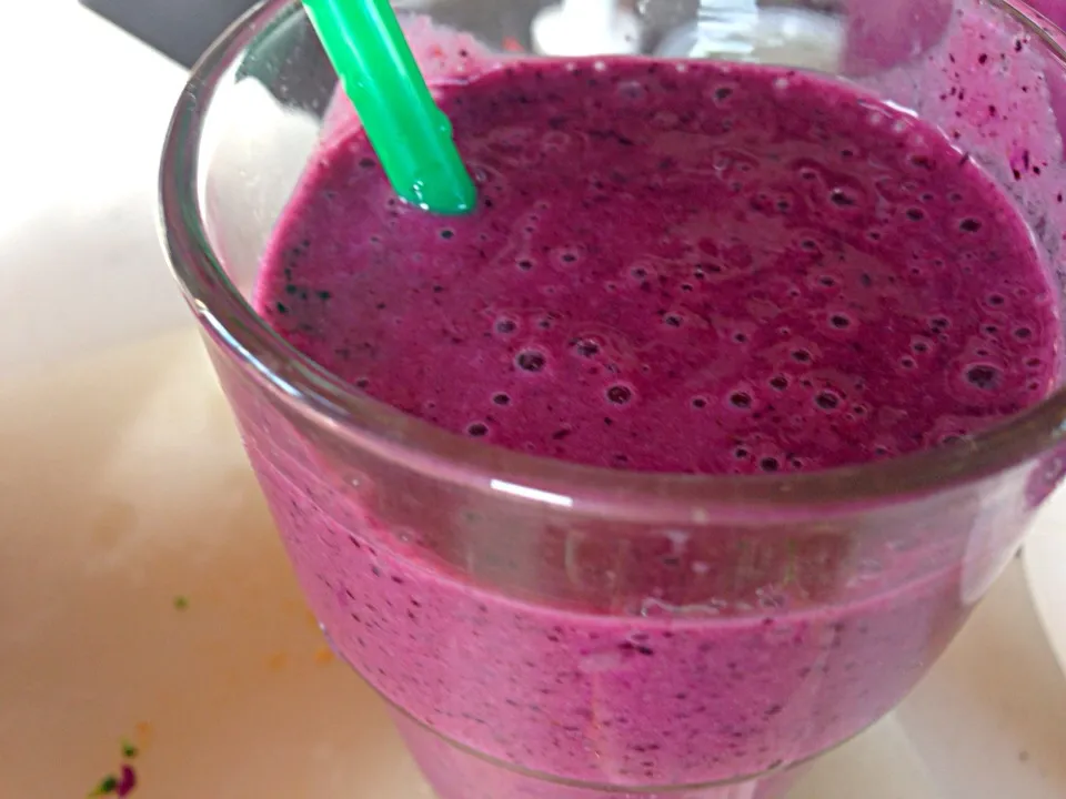 Blueberry & red cabbage smoothie💜|viviさん