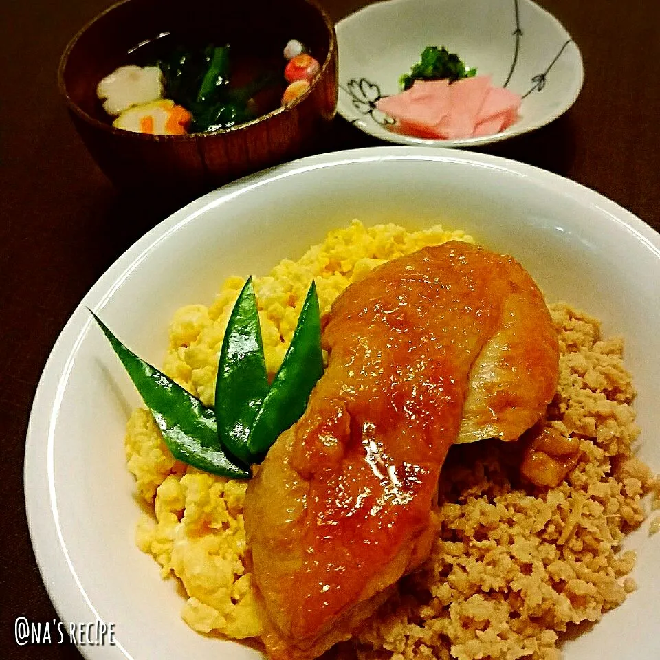 鶏そぼろと照り焼きチキン＆菜の花とささみと花麩の汁物|Kashimanakitchenさん