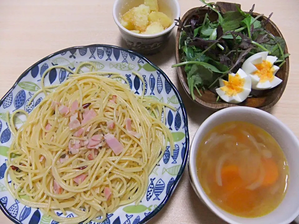 １月３０日　ペペロンチーノ　サラダ　ころころじゃがいも　野菜スープ|いもこ。さん