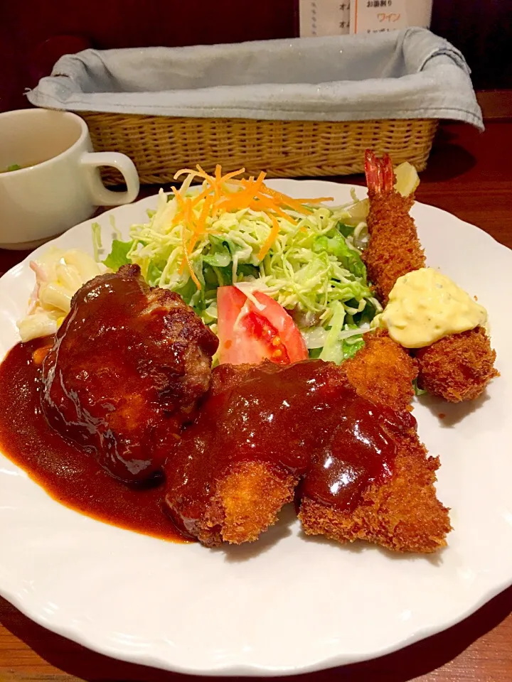 今日のお昼:「トンコパン」で洋食セット|takamuraさん