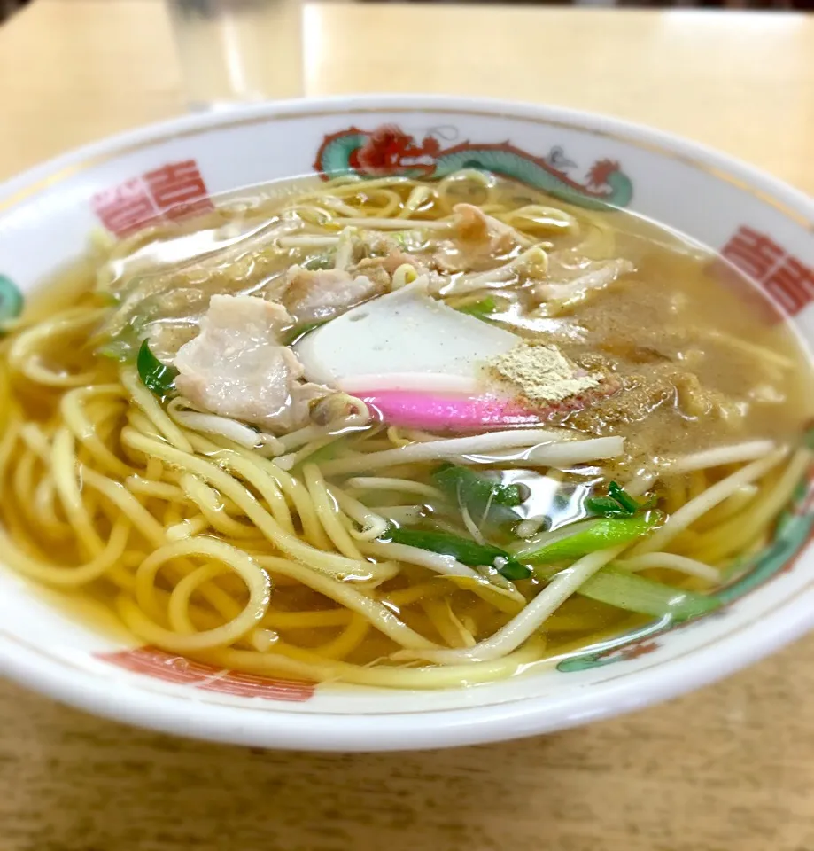 Snapdishの料理写真:とある食堂の  ザ・中華そば  360円だよ|muutさん