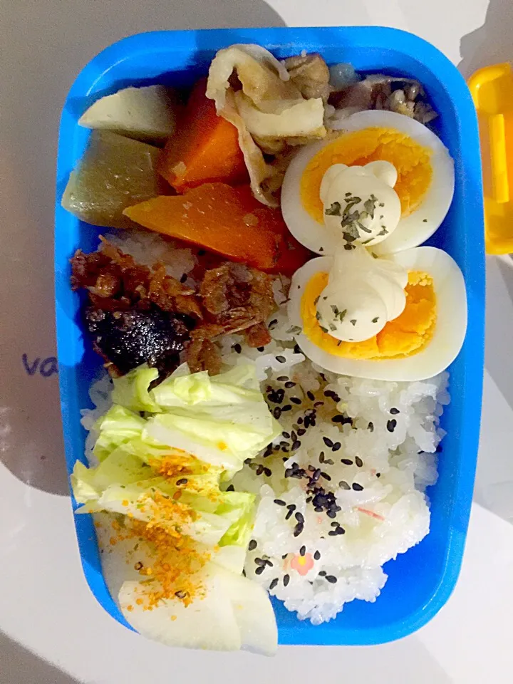 パパお弁当🍱  肉じゃが  半熟玉子  椎茸と小エビのつくだ煮  白菜と大根の漬物  梅ゴマ塩|ch＊K*∀o(^^*)♪さん