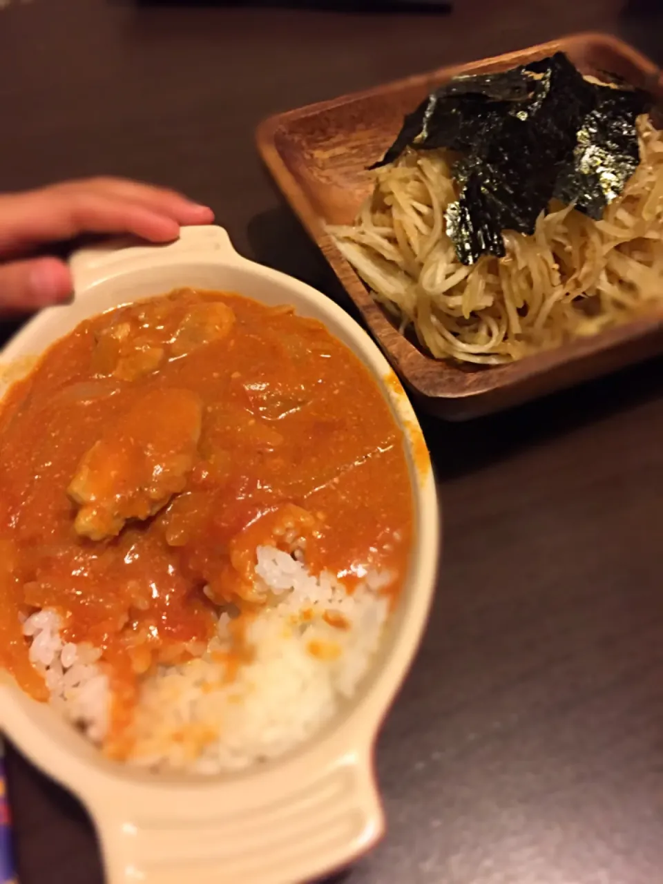 バターチキンカレーと大根サラダ
息子の食べかけ😭|くろさん