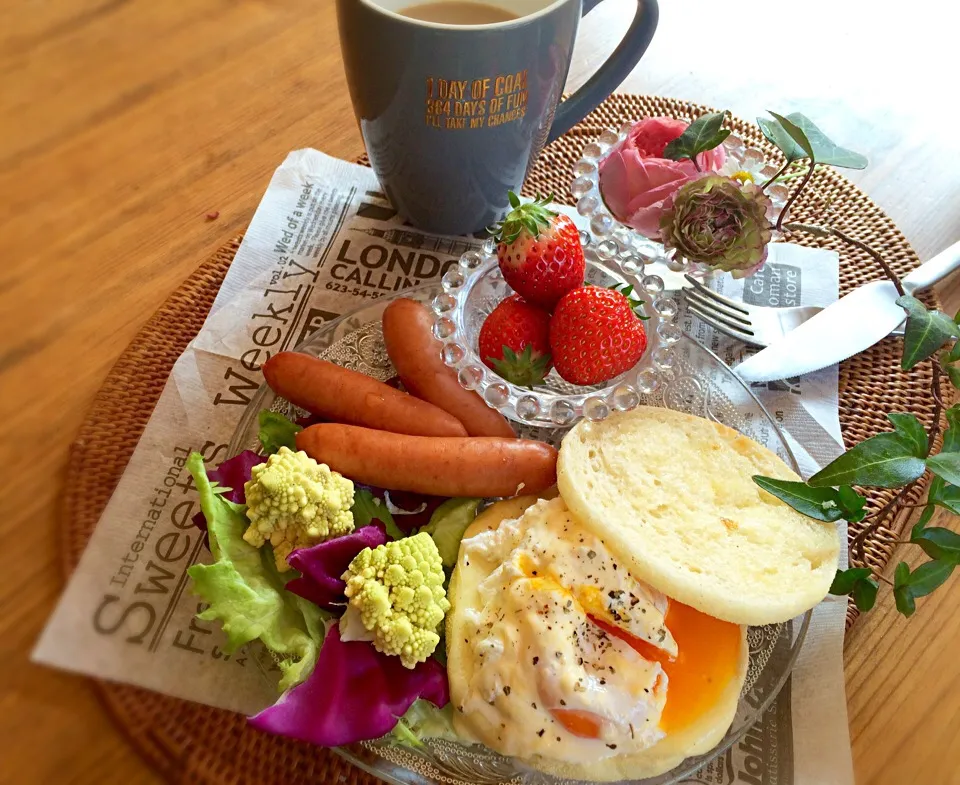 エッグベネディクト🍳🍴|カタツムリさん