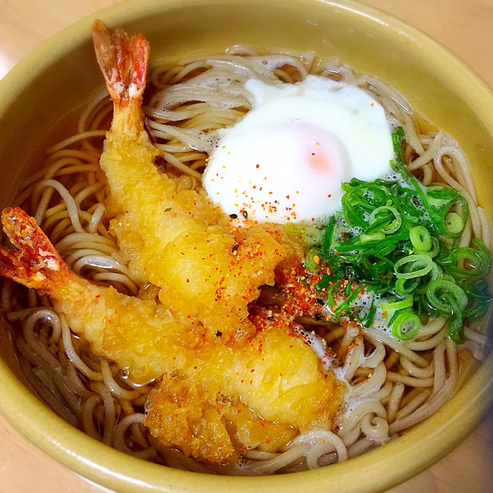 Snapdishの料理写真:鍋焼き海老天そば🍲|たまこっこさん