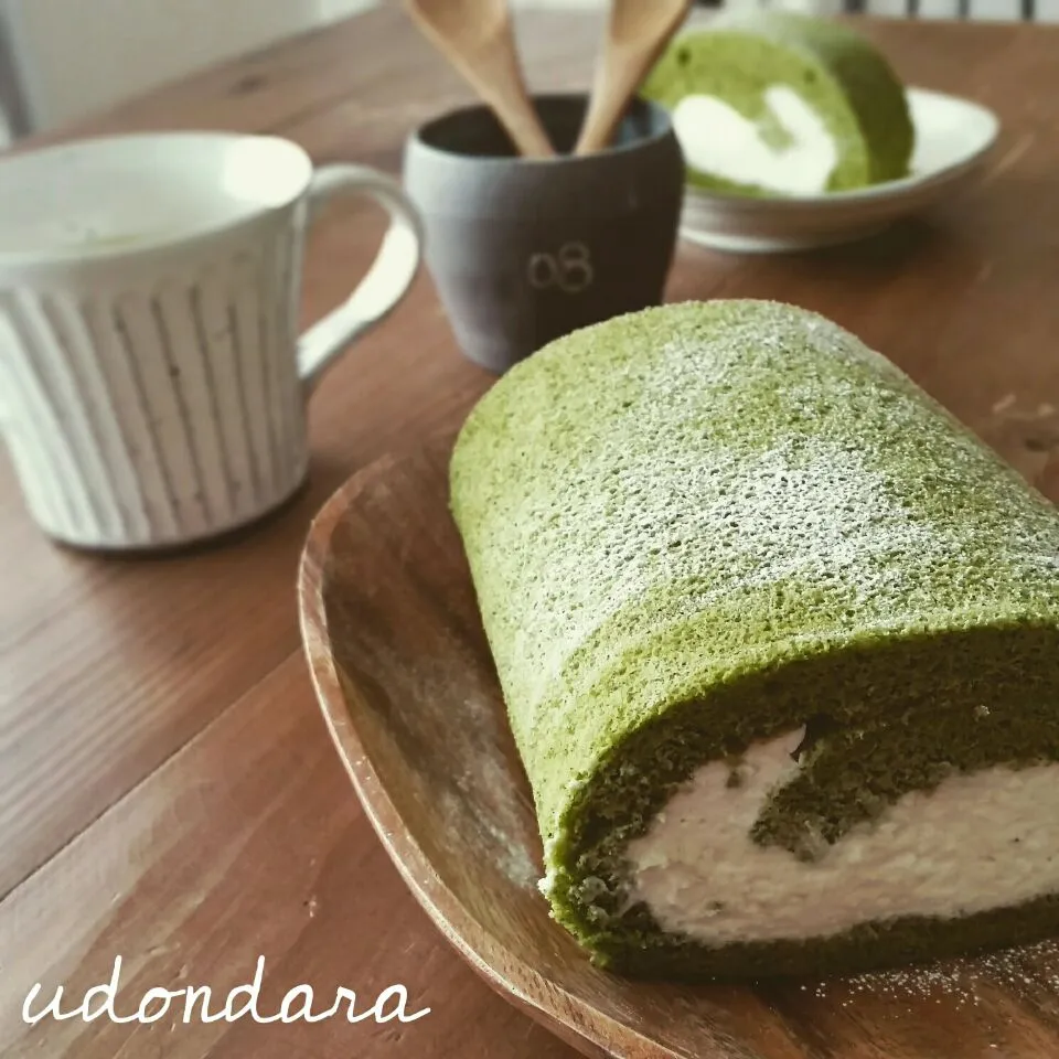 Snapdishの料理写真:お抹茶～白餡クリームロール|うどんだらさん