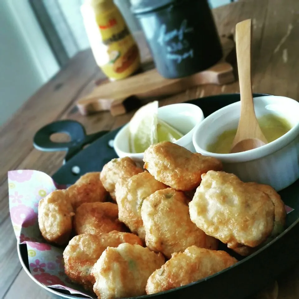 みったんさんのお豆腐鶏胸肉のふんわりチキンナゲット❤︎水切り無し。ハニーBBQソースで✨|うどんだらさん