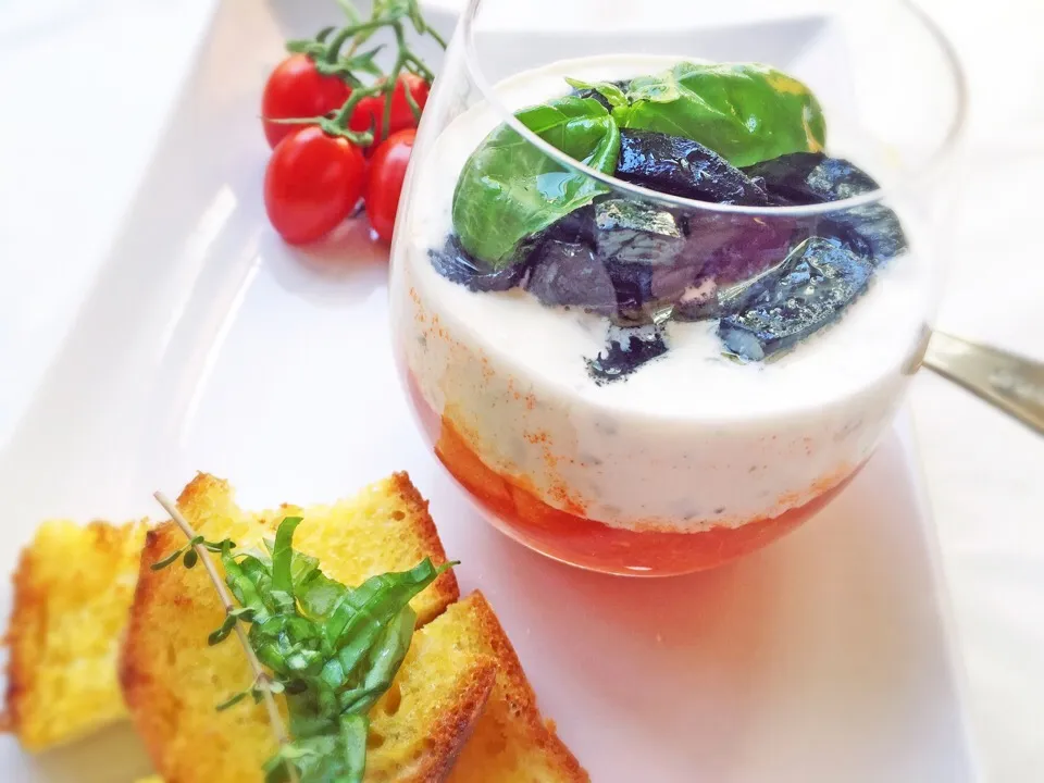 Pappa col pomodoro with Burrata cream cheese and Cuttlefish in black ink|laura giardinaさん