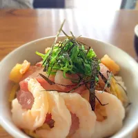 Snapdishの料理写真:Kingfish&Prawn Sushi|mayさん