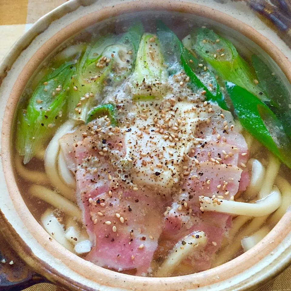 もつ鍋風豚こまキャベツ鍋のスープの残りで鍋焼きうどん|カウンター嬢さん