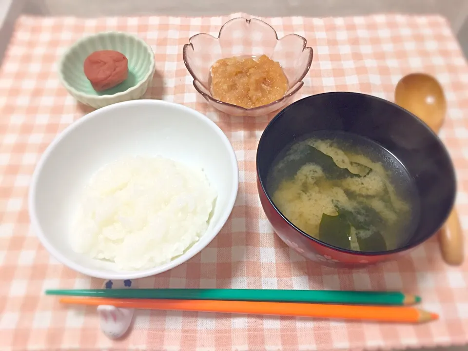 断食後の回復食＊2日目朝＊   🔸五分粥 🔸梅干し  🔸ワカメのお味噌汁  🔸すりおろしリンゴ|はるかさん