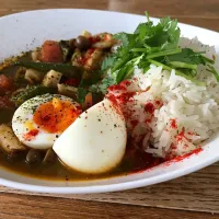 朝カレー。
カルダモン薫る爽やか野菜カレー。クミンで炊いたジャスミンライスで。
"sunday morning"|jamchainさん