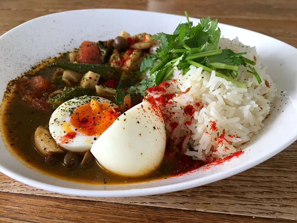 朝カレー。
カルダモン薫る爽やか野菜カレー。クミンで炊いたジャスミンライスで。
"sunday morning"|jamchainさん