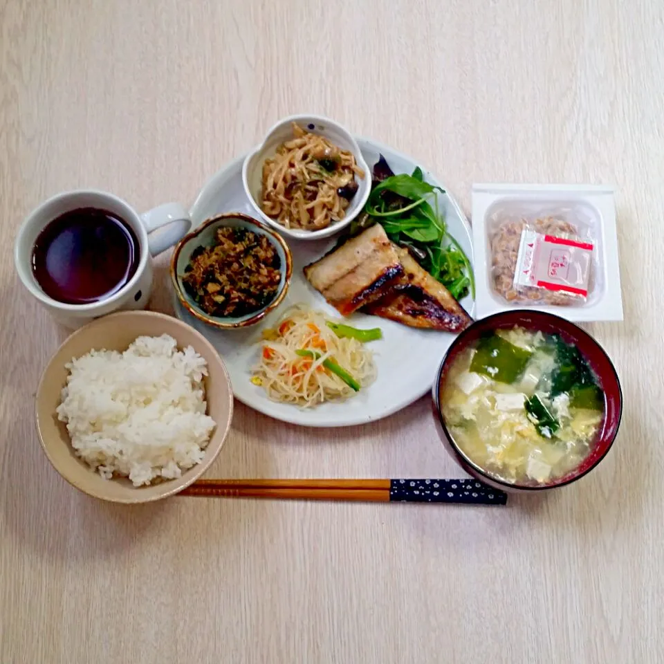 焼き魚と小鉢の朝ご飯♡|Mami.Nさん