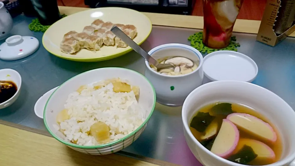 湯豆腐のだしの残りで茶碗蒸し＆お吸い物 さつまいもご飯 しゅうまい|おむすびさん