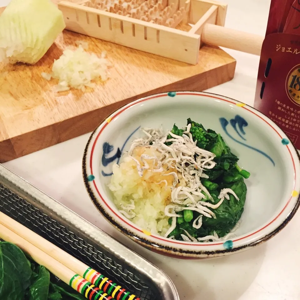 Snapdishの料理写真:じゃこおろしとロブション醤油で菜ばなを食べる|麻紀子さん