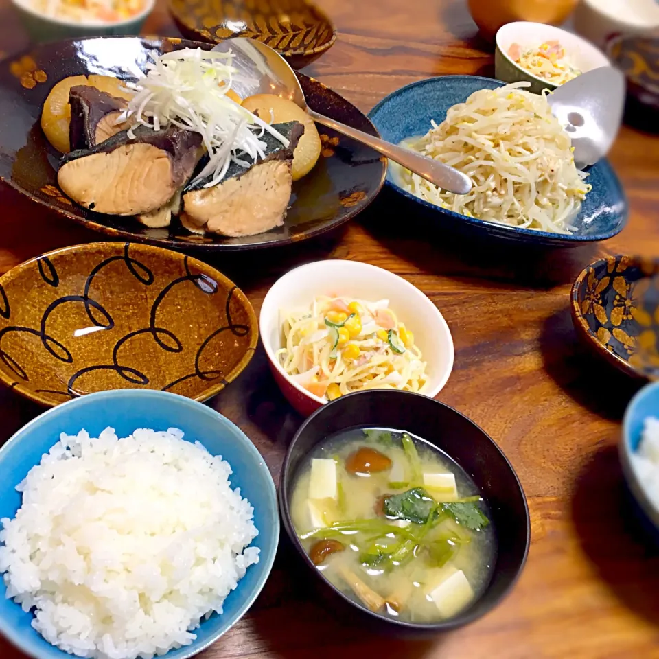 ぶり大根 もやしえのきナムル サラスパ なめこ汁 晩御飯|K N 3さん