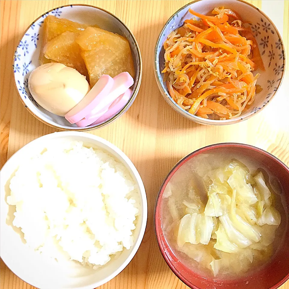 今日は和食でいただきます。
大根の煮物は炊飯器で♡︎ʾʾ|りいちゃさん