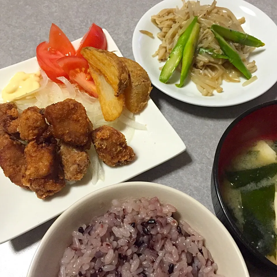 鮪ぶつの竜田揚げ＆エノキダケとアスパラ、もやしのバター醤油炒め♪|guraさん