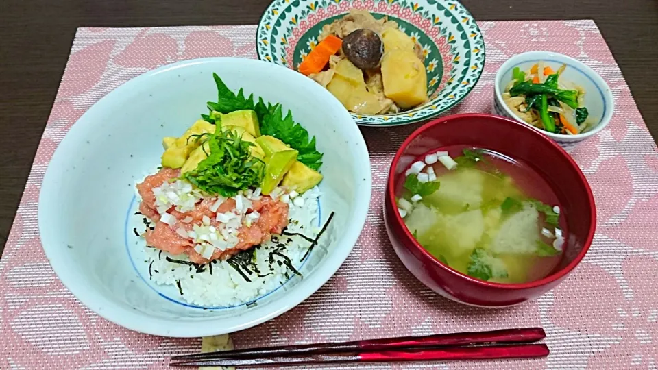 アボカド&ネギトロ丼、肉じゃが❤|みんさん