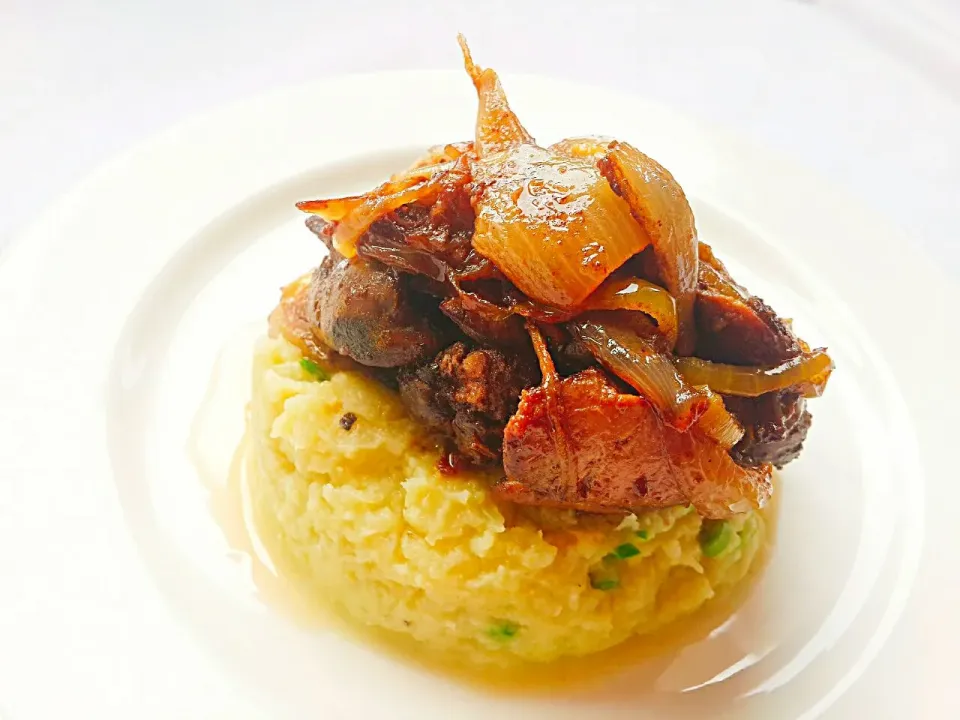 Balsamic chicken liver with onion on mashed cauliflower|Spicy Mommaさん