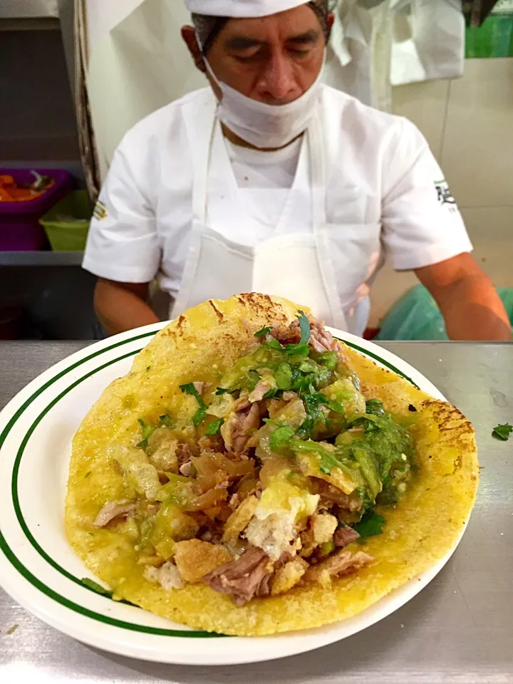 Taco de carnitas con chicharrón|Eduardo Mestre Sさん