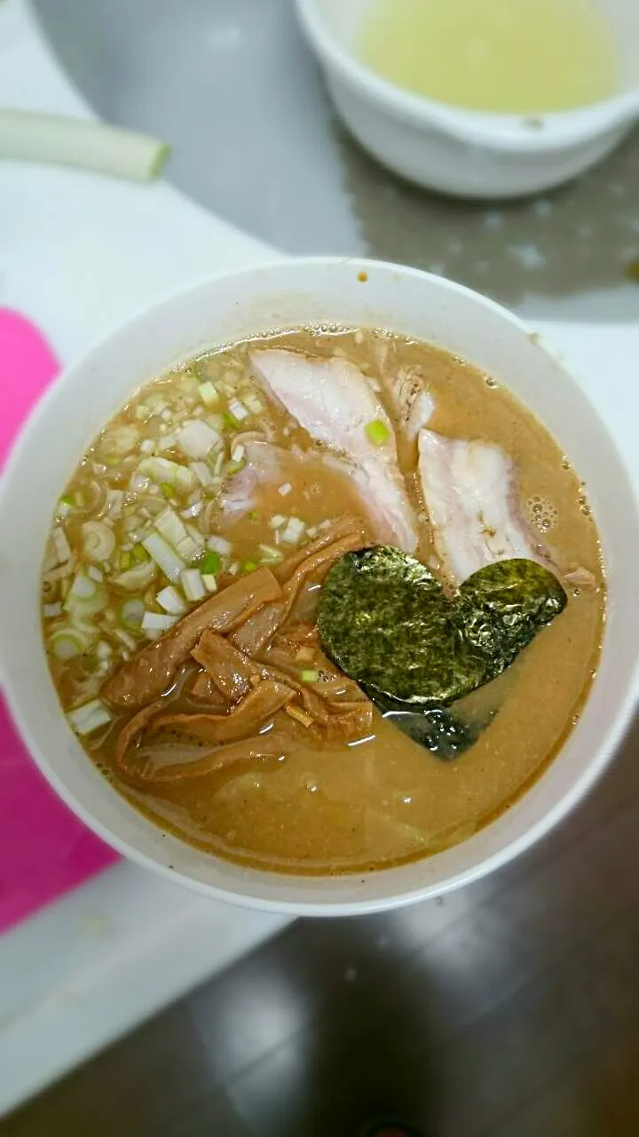 自作♪濃厚魚介豚骨ラーメン♪|しょうたさん