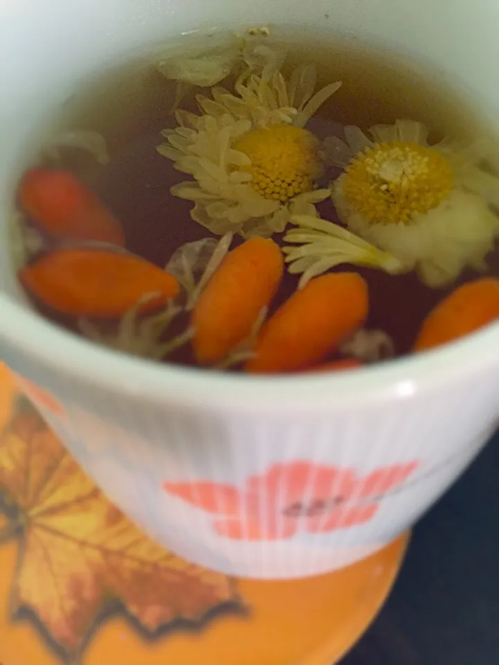 Good Morning...! ⛅️
Chrysanthemum and Wolfberry tea - no sugar|Tari's Kitchenさん