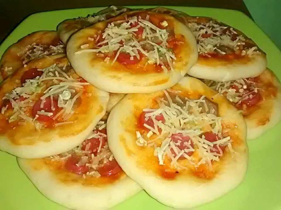 Snapdishの料理写真:#Pizza #simple #indonesia #Masakan Italia #ala kadarnya|Idha faridaさん