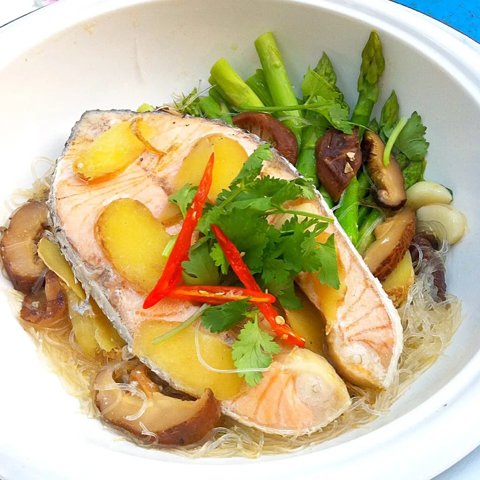 Steamed glass noodles with salmon
#eatinthai|Eat in Thaiさん