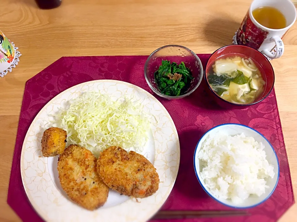 Snapdishの料理写真:2016.3.7 肉じゃがリメイクコロッケ⭐️|ゆきなこもちさん