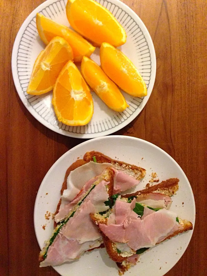 Open face sandwich of cream cheese, baby spinach and Virginia ham on lightly toasted homemade bread|karen limさん