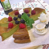 Snapdishの料理写真:ともさんの料理 ワンボウルで☆水切り不要ヨーグルトとHMで簡単抹茶のベークドチーズケーキ～♪   先日頂いたカルーア抹茶を入れました❣️