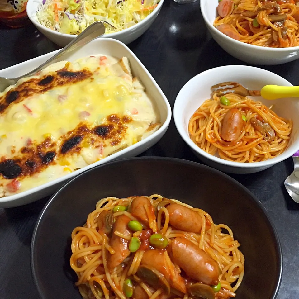 今日の晩ご飯は、ウインナーと枝豆のナポリタン、パングラタン、キャベツサラダ。|ゆえさん