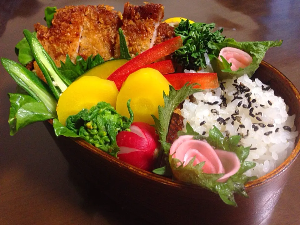 今日の私のお弁当は とんかつ&カラフルな野菜たちo(^▽^)o|とんちんさん