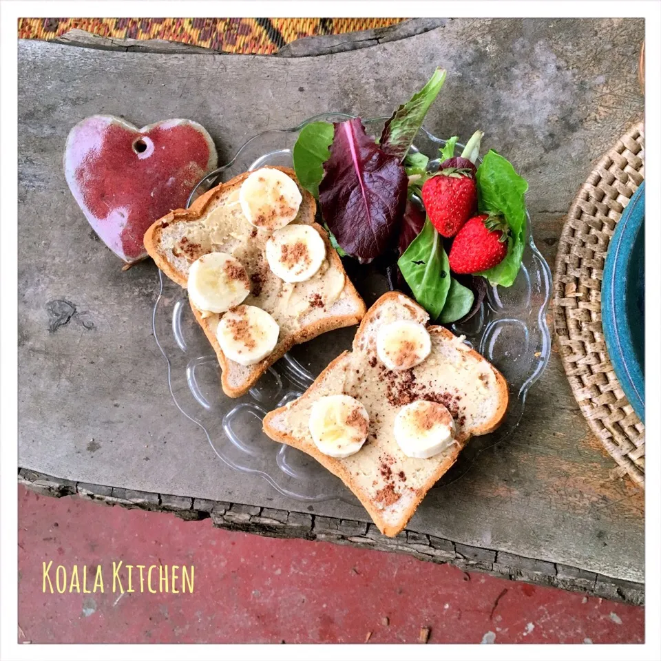 Peanut butter banana cocoa on gluten free toast|Koalaさん