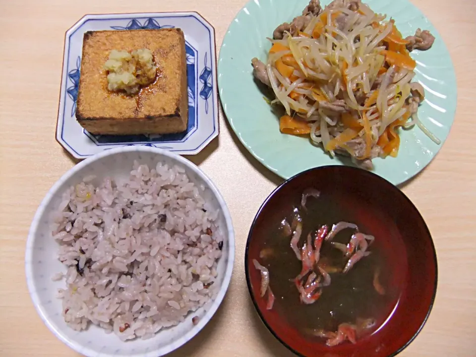 ２月２日　もやしと豚肉のレンジ蒸し　厚揚げ　もずくと干しエビのお吸い物|いもこ。さん